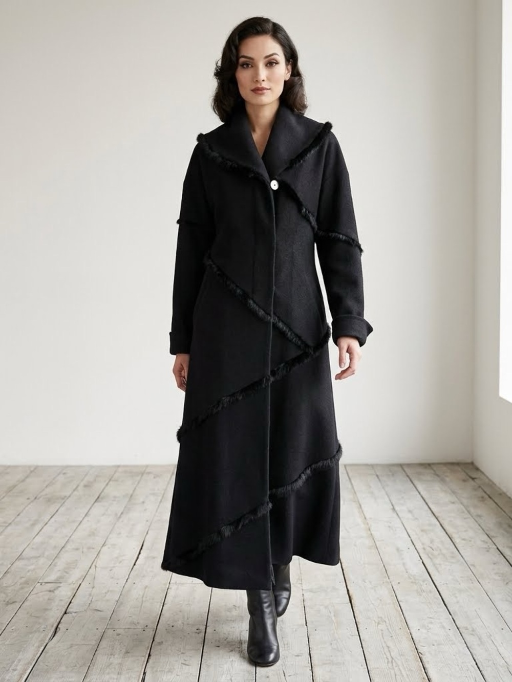 Avanr Garde Women's Designer Dramatic Wool and Rabbit Trimmed Coat